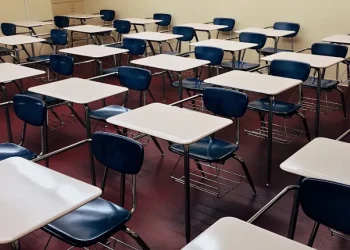 Lei propõe intensificar ações de combate à violência nas escolas e tornar o ambiente escolar mais seguro