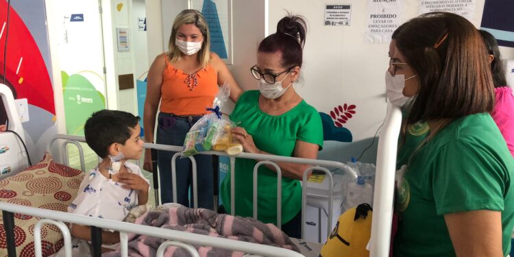 Pacientes do Hospital da Criança recebem kits de higiene da Fraternidade Selene Salim
