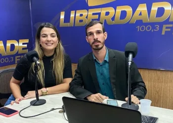 Eleita deputada estadual, Lidiane Lucena concede entrevista a rádios