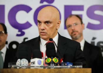Moraes nega pedido de Bolsonaro para investigar inserções