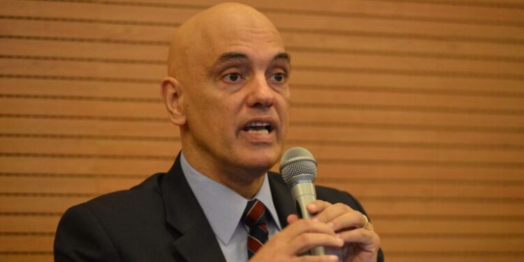 Moraes alega competência da JE e anula investigações da PF e Cade sobre pesquisas