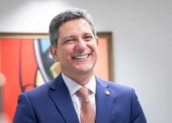 Rogério Carvalho recebe apoio de direita e esquerda no 2º turno