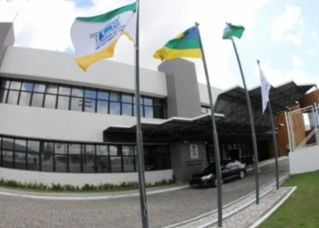 Ligações políticas do TCE levantam suspeita de perseguição a servidores