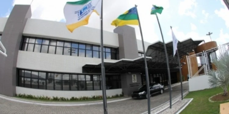 Ligações políticas do TCE levantam suspeita de perseguição a servidores