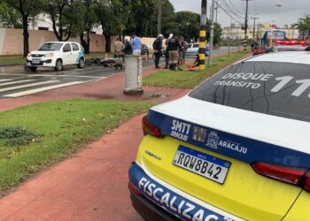 Acidente deixa motociclista morto e passageira ferida na Zona Sul de Aracaju