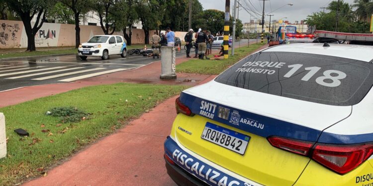 Acidente deixa motociclista morto e passageira ferida na Zona Sul de Aracaju