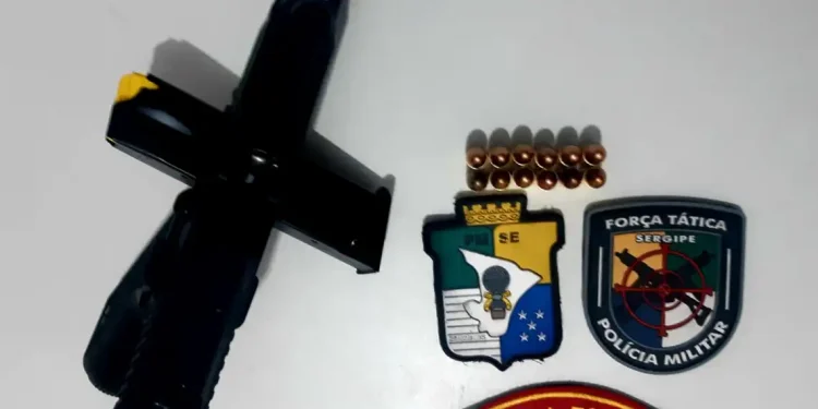 Polícia Militar prende mulher suspeita de ameaçar vizinha com arma de fogo no Conjunto Marcos Freire III