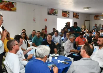 Ao lado de Fábio Mitidieiri, senador eleito Laércio Oliveira discute geração de empregos no Estado