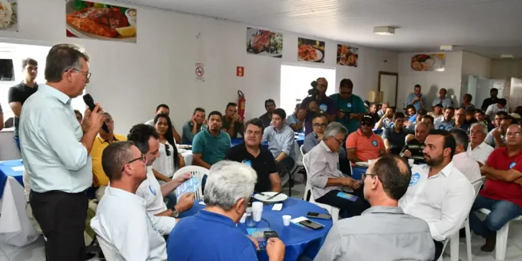 Ao lado de Fábio Mitidieiri, senador eleito Laércio Oliveira discute geração de empregos no Estado