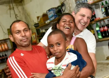 Rogério Carvalho destaca importância do Bolsa Família Sergipe para contribuir com a renda dos lares sergipanos