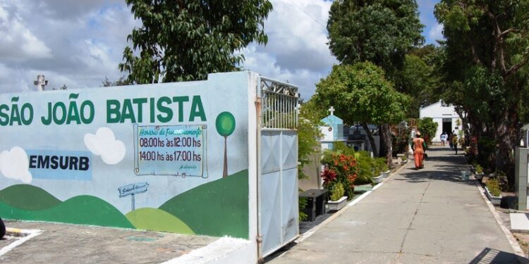 Emsurb alinha ações para o Dia de Finados