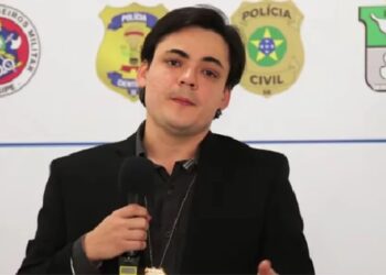 Ainda intubado, delegado Rafael Brito é submetido a novos exames no Huse