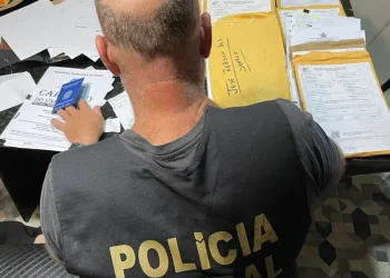 Policia Federal deflagra operação “dupla identidade” e cumpre cinco mandados de busca e apreensão em Sergipe