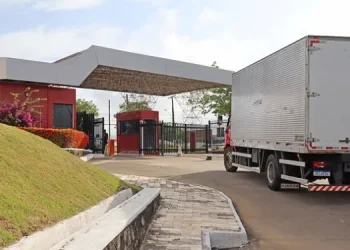 TRE inicia o transporte das urnas eletrônicas que serão usadas no 2º turno. Aproximadamente 5.500 serão distribuídas