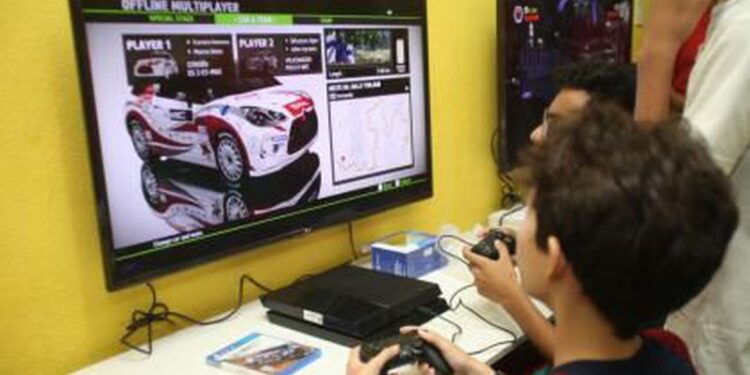 Um em cada dez pais lê termos de consentimento de jogos, diz pesquisa
