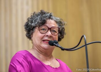 O ódio bolsonarista quer acabar com a liberdade religiosa e de culto, diz Professora Ângela Melo