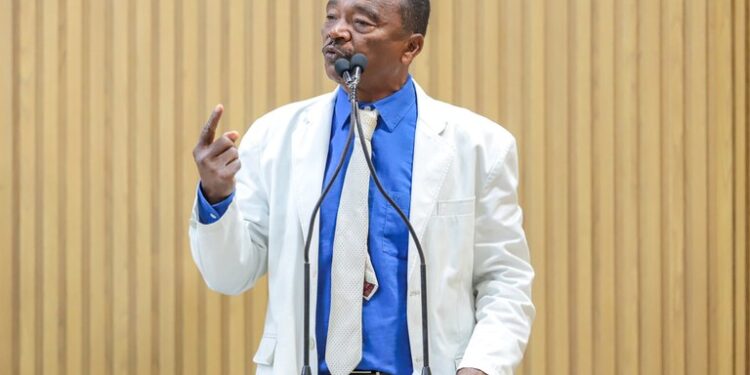 “Em 70% dos casos de câncer de mama diagnosticados, a mastectomia é indicada”, diz Dr. Manuel Marcos