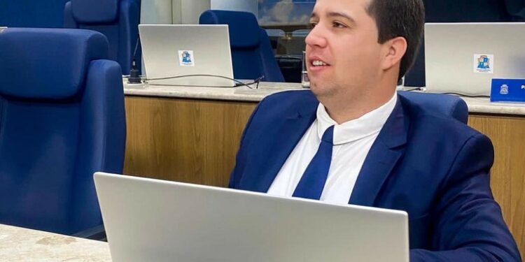 Projeto de Sávio vai garantir serviço de apoio a familiares de dependentes químicos