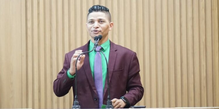 Soneca usa Tribuna e relembra festa das crianças no bairro Olaria