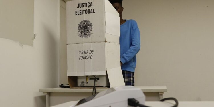 Mesmo faltando o 1º turno, eleitor pode votar no 2º