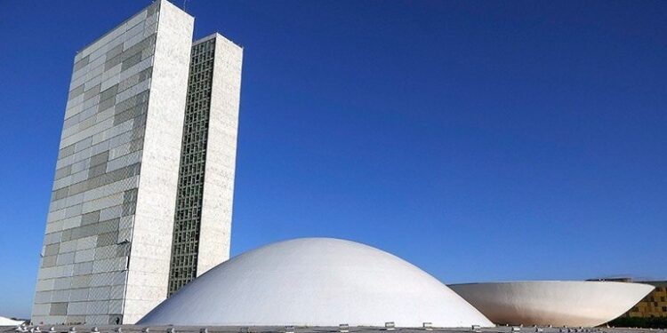 Eleições 2022: 15 partidos não atingem cláusula de barreira e buscam alternativas para se manter