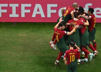 Portugal vence Uruguai com dois de Bruno Fernandes e garante ida às oitavas da Copa