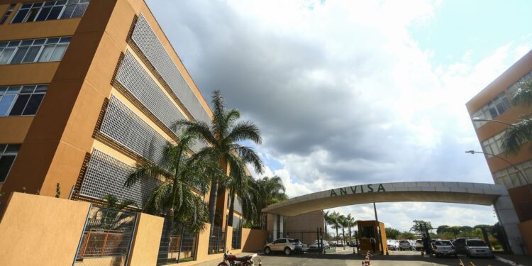 Anvisa autoriza fabricação de novo medicamento à base de cannabis