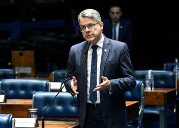 Senador Alessandro Vieira apresenta PL que garante transporte a presidente e vice eleitos durante transição