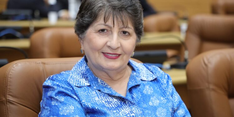 Maria Mendonça propõe programa de transferência de renda para crianças e adolescentes órfãos de vítimas de feminicídio