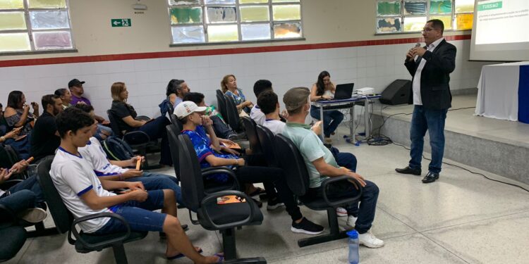 Propriá sedia seminário sobre prevenção à exploração sexual