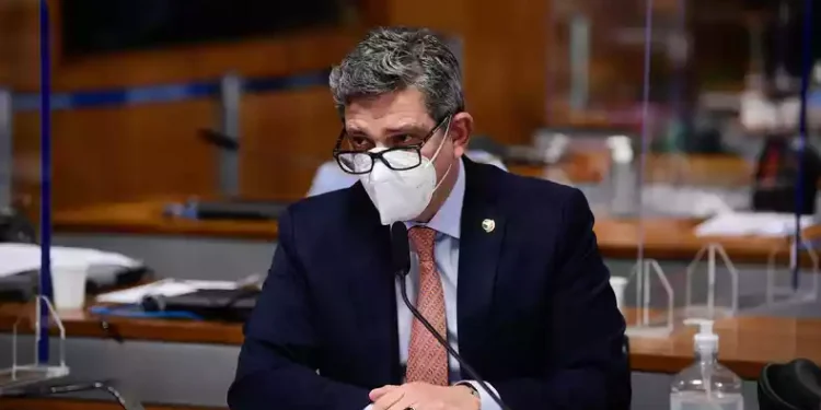 Rogério Carvalho alerta sobre o aumento de casos de Covid-19 e diz que medidas de prevenção devem ser exigidas