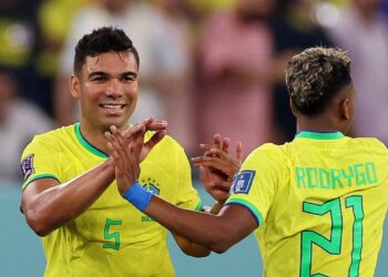 Com direito a gol anulado, Brasil vence Suíça e garante vaga nas oitavas da Copa do Mundo