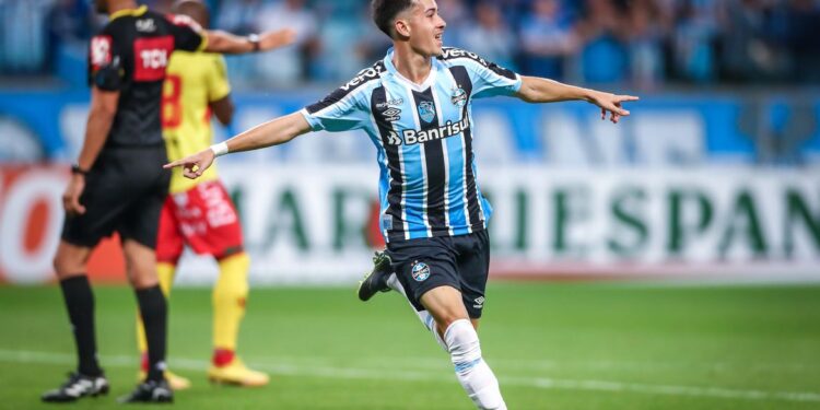 Grêmio encerra Série B com vitória sobre o Brusque