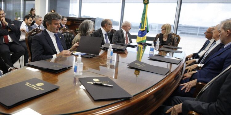 Lula se reúne pela primeira vez com ministros do STF após eleição