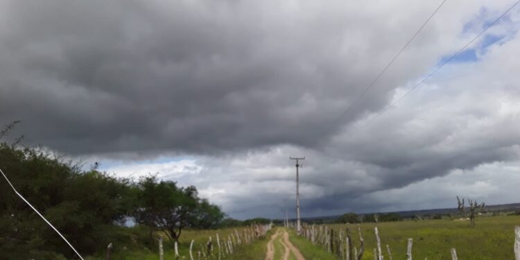Último fim de semana de novembro terá chuvas leves e isoladas em todo o Estado