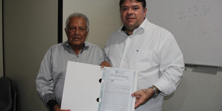 Codise recebe terreno para estruturação de Núcleo Industrial e de Serviços em Macambira