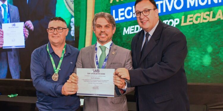 Projeto “Somos Quem Podemos Ser”, da Escola do Legislativo Prefeito Emanoel Silveira Sobral é premiado em Brasília
