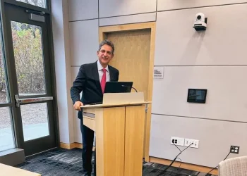 Rogério Carvalho destaca importância defesa da democracia durante Fórum de Legisladores sobre Inovações na Democracia