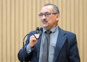 “O poder público precisa dar mais atenção às crianças portadoras do TEA”, diz Cícero