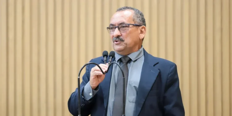 “O poder público precisa dar mais atenção às crianças portadoras do TEA”, diz Cícero