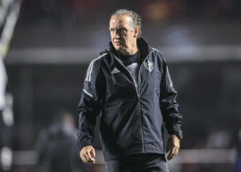 Atlético-MG terá reunião de cúpula para decidir novo técnico; Cuca deve sair