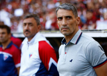 Recusado por Vojvoda, Vasco não perde tempo e abre negociações com outro treinador do futebol brasileiro