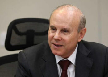 Mantega deixa equipe de transição de Lula e acusa adversários de querer tumultuar novo governo