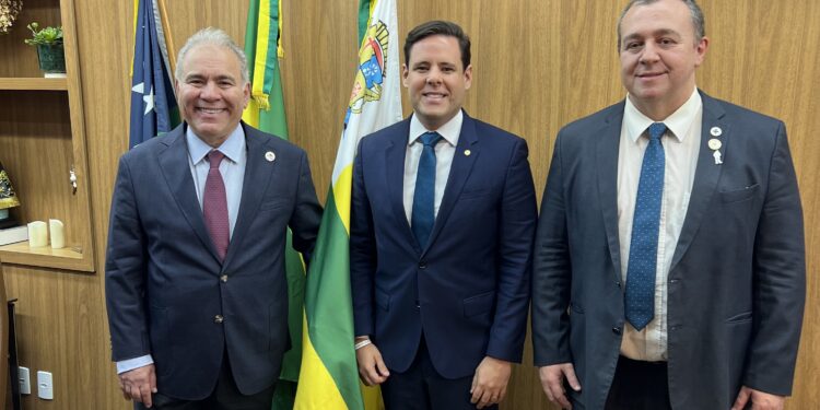 Rodrigo Valadares acompanha Ministro da Saúde em Agenda por Aracaju