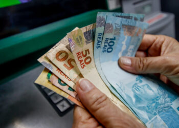 Prefeitura de Aracaju antecipa salários de novembro e dezembro