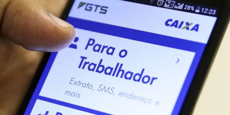 Cerca de 12 milhões ainda podem sacar até R$ 1 mil do FGTS