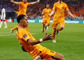 Holanda vence Senegal com dois gols nos últimos 15 minutos