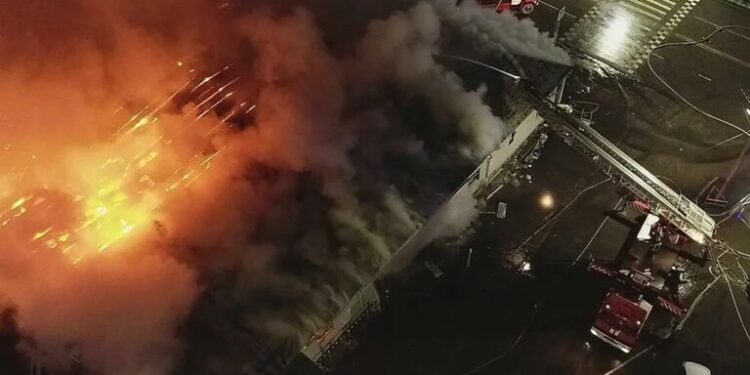 Incêndio em boate na Rússia mata 13 pessoas