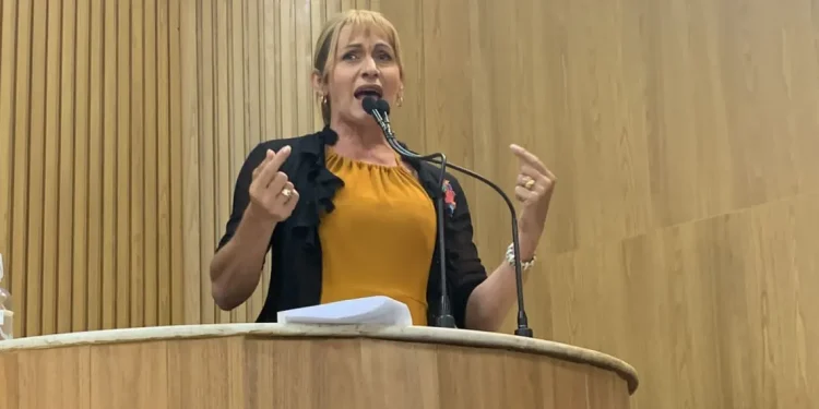 Vereadora Linda Brasil denuncia os atos antidemocráticos