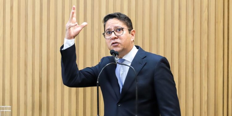 Ricardo Marques questiona consultoria milionária e diz que prefeito de Aracaju não vai fazer a licitação do transporte